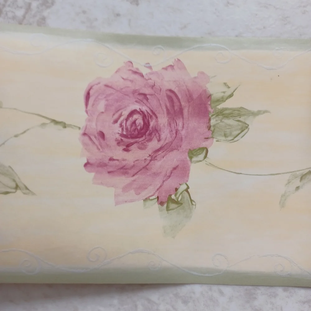 Wallpaper Border Rose's on Yellow Background